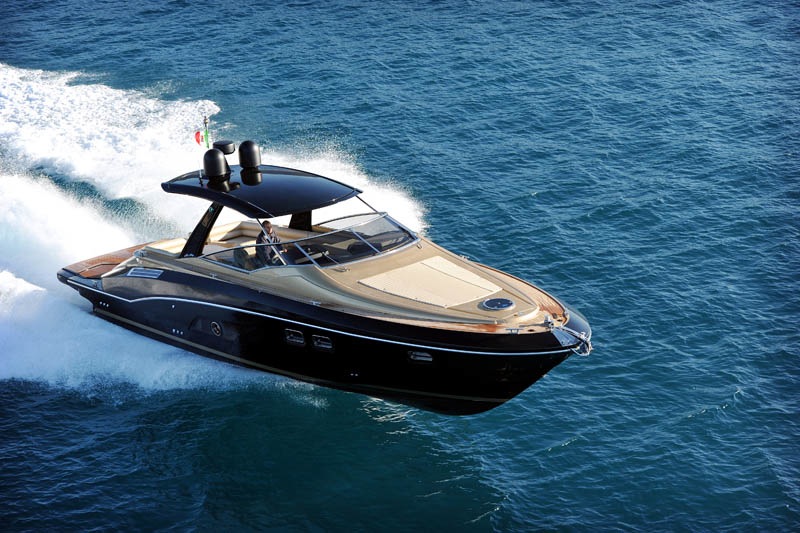 Sarnico Spider 46 GTS in navigazione ((((((Ã GDS) - uno yacht dalle prestazioni eccezionali e dalla linea unica